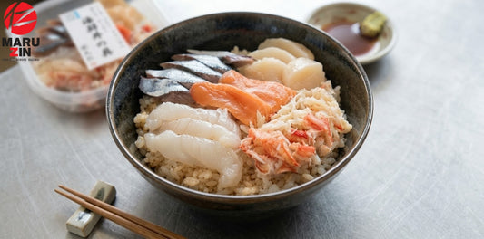 5種の彩り海鮮丼の具（さんま・ホタテ・タラバガニ・サーモン・赤エビ）